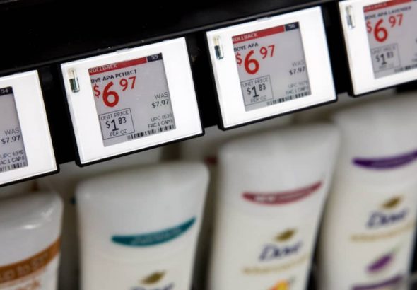 슈퍼마켓의 종이 가격표, 2026 년까지 사라진다? 월마트의 디지털 가격표 도입이 불러온 논란과 기대