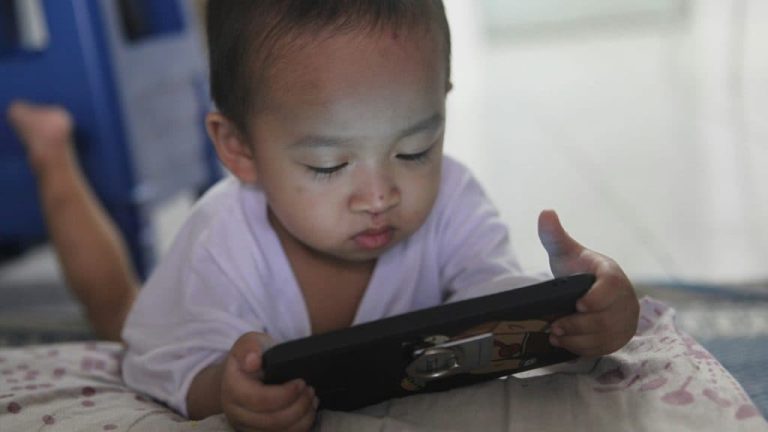 유아용 AI 유튜브, '교육적'이라는 이름으로 아이들의 상식을 왜곡하다