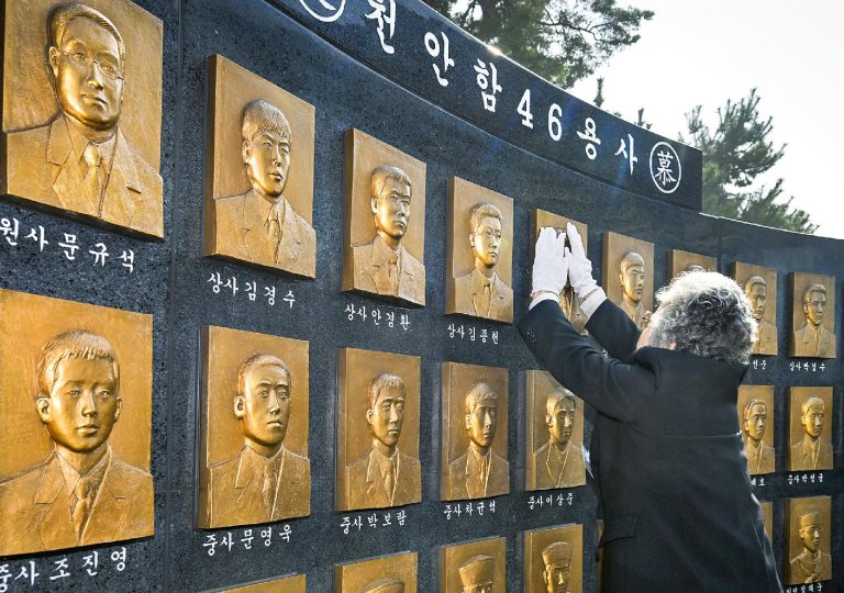 구글, 메모리 효율 AI 알고리즘 공개에 반도체 주가 급락