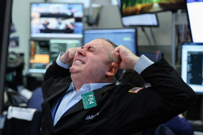 뉴욕증시, 중동 협상기대감 후퇴에 하락…나스닥 2.4% 급락 조정 진입?