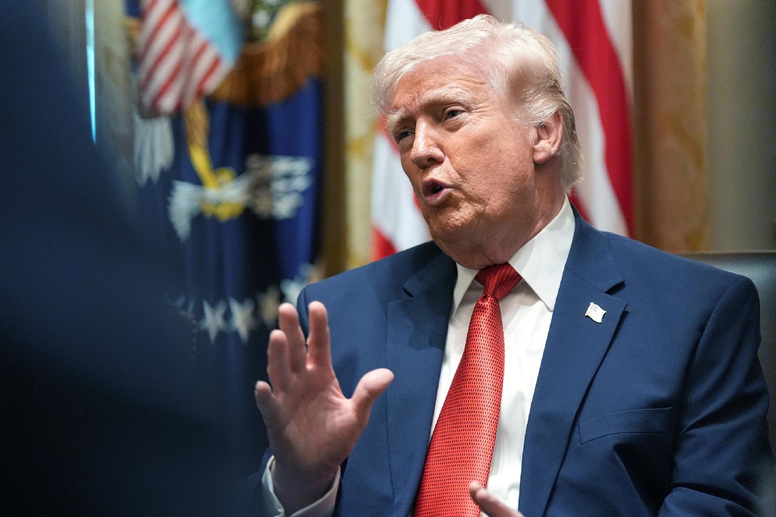 트럼프, 이란 에너지 시설 공격 유예 10일 연장…협상 순조로움 강조