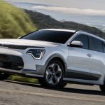 프리미엄 전기차의 가격 역전, 왜 지금 주목받는가