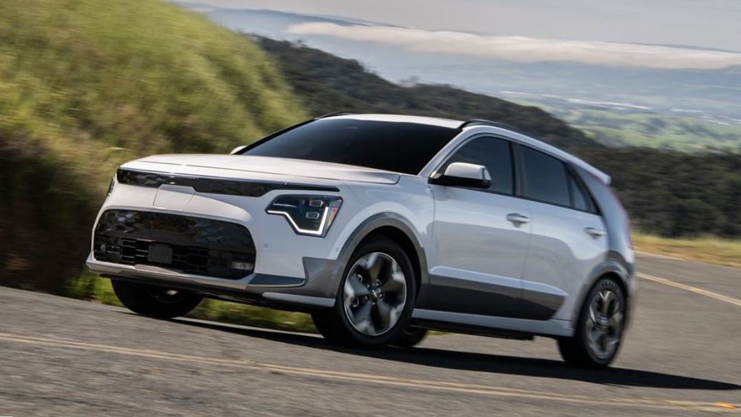 프리미엄 전기차의 가격 역전, 왜 지금 주목받는가