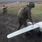 스타링크 끊기면 군함도 멈춘다? 방위산업이 겪은 '단일 고장점' 충격