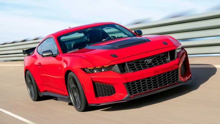 포드 머스탱 다크호스 SC, 795 마력의 충격이 불러온 열풍