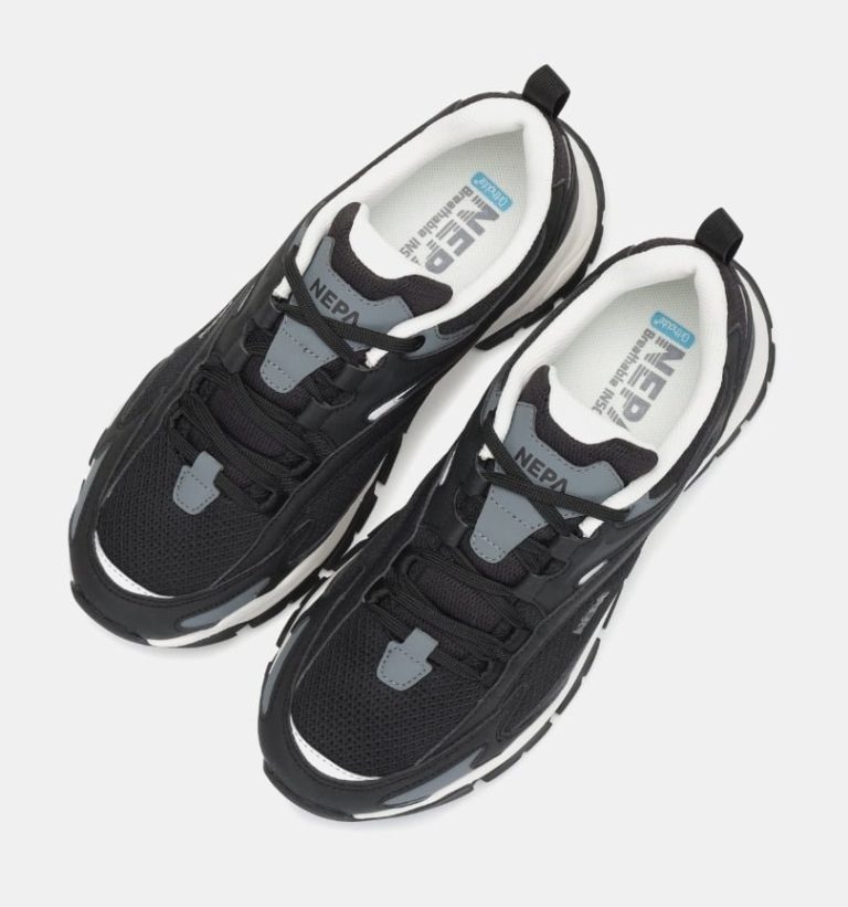 4 만 원대 네파 워킹화, 왜 갑자기 커뮤니티를 뜨겁게 만들까