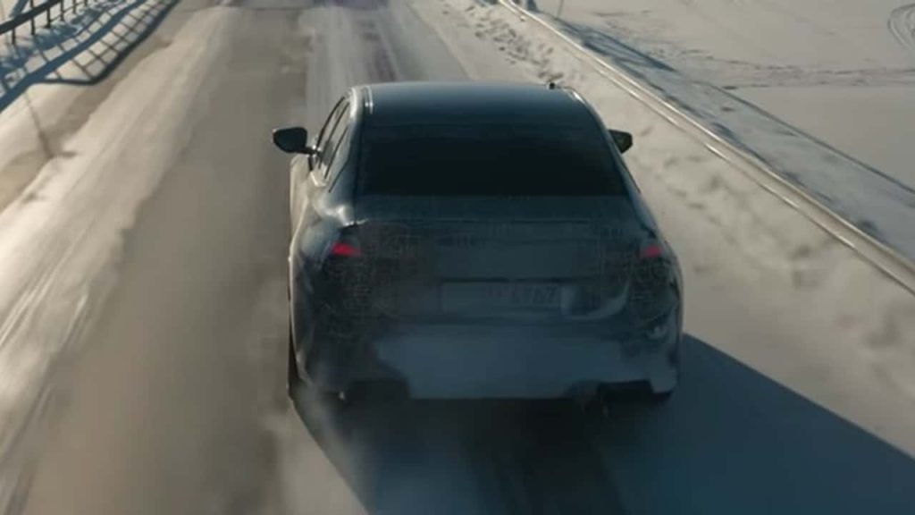 전기차 시대에 내연기관의 마지막 변명? 2027 BMW 3 시리즈가 던지는 신호