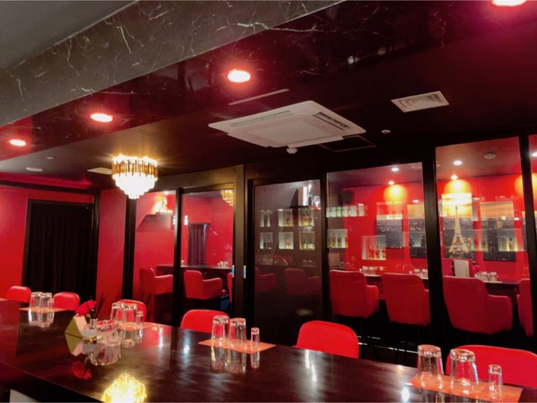 한남동 지하에 숨은 사천식 타파스 바, 레드문