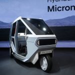 인도 도로를 달리는 3륜 전기차, 현대차와 TVS의 전략적 만남이 주는 시사점