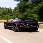 포르쉐가 부가티 손을 놓는 이유: 왜 지금 블루파이브 캐피털이 주목받을까요?