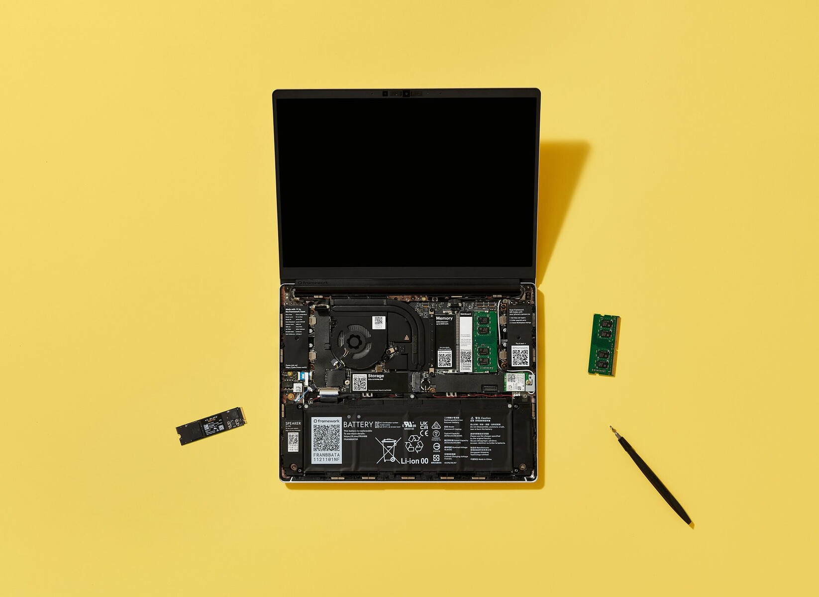 프레임워크 13 프로: 수리 가능성의 한계를 넘어선 '프로' 모델의 등장과 리눅스의 부상