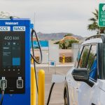 슈퍼마켓이 충전소가 된다: 월마트와 ABB 의 400kW 초고속 충전 시범 사업이 던지는 신호