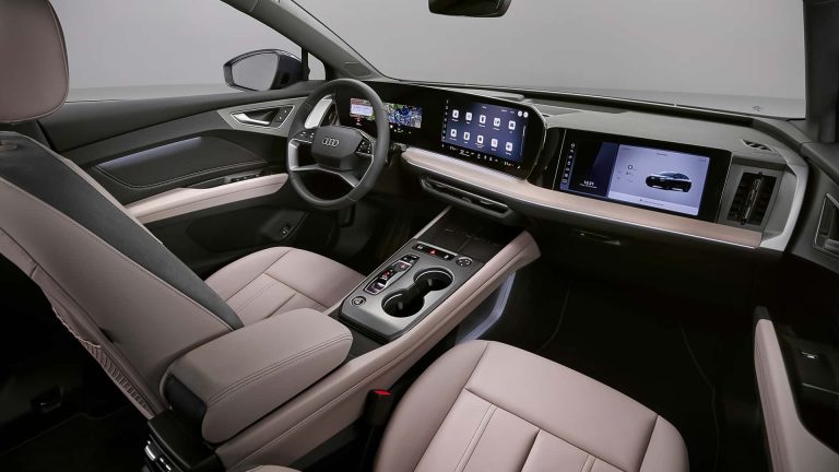 오디 Q4의 대변신: 버튼은 사라지고 승객용 스크린은 등장했다