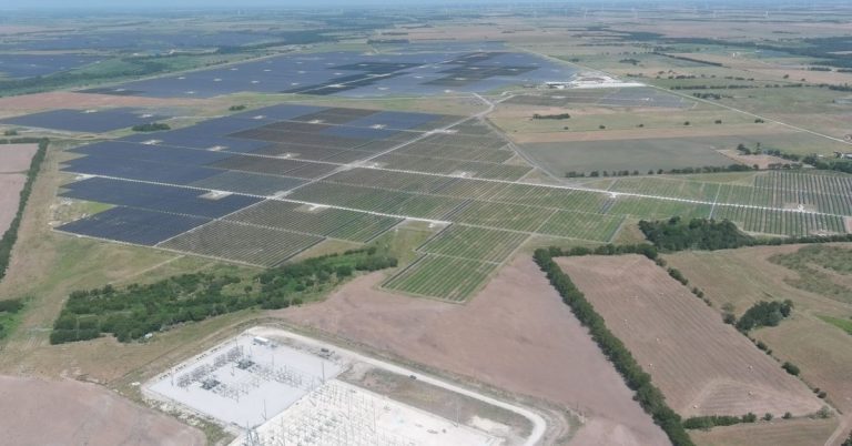 미국 전력망의 지각변동, 2026 년 재생에너지 80GW 증설이 시사하는 모빌리티의 미래