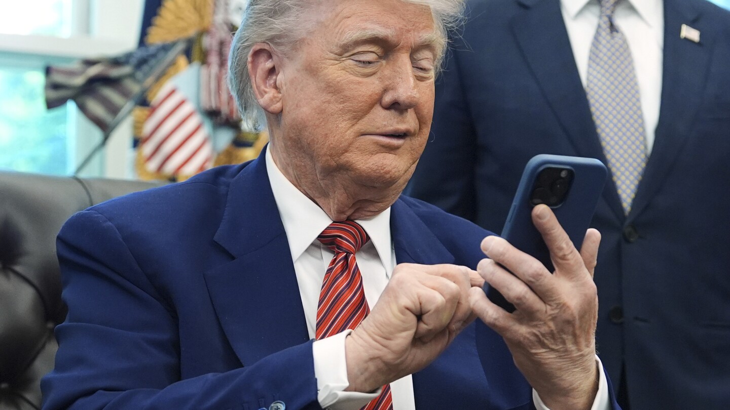 화제의 백악관 앱, 보안 취약점으로 주목받는 이유