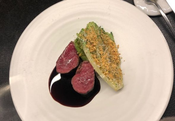 신사스퀘어 2층, 조용히 자리 잡은 양식당 스와니예