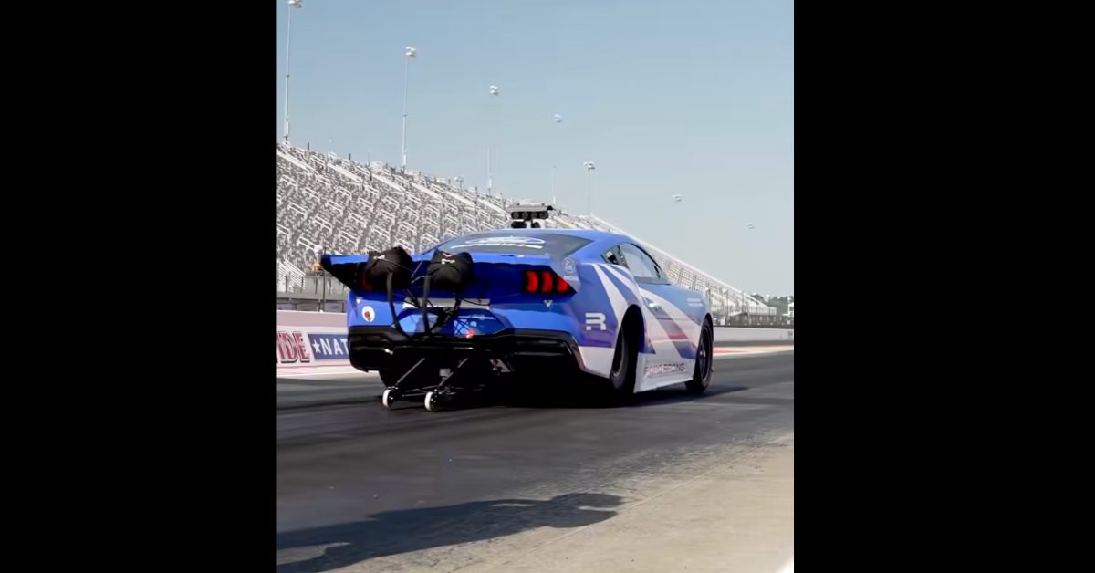 2,200 마력의 전기 머스탱이 기록을 갈아치운 이유와 자동차 산업의 새로운 기준