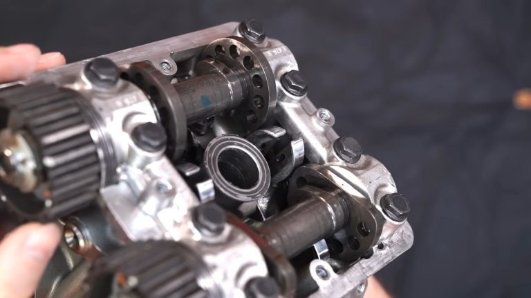 왜 자동차엔 드데로모딕 밸브트레인이 드문가?