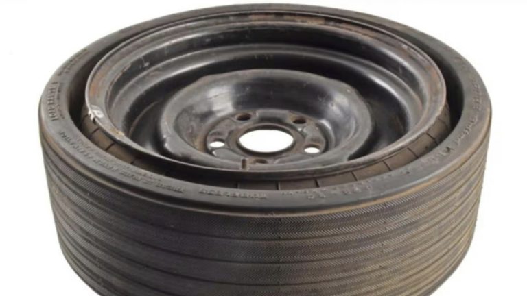 1967 년의 발명품이 다시 주목받는 이유: 접이식 스페어 타이어가 말해주는 자동차 공간의 진화