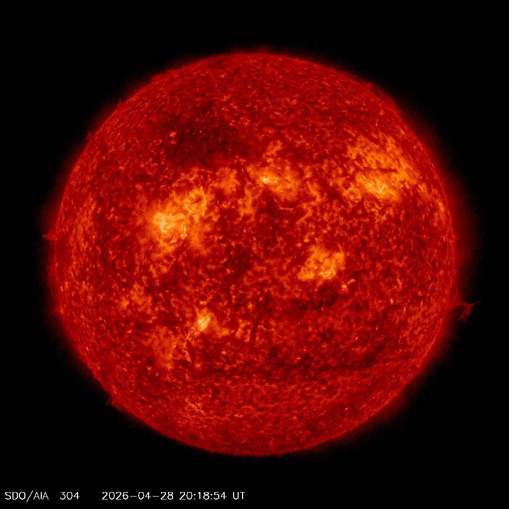 우주를 집으로: NASA 의 실시간 태양과 달을 보는 새로운 방식