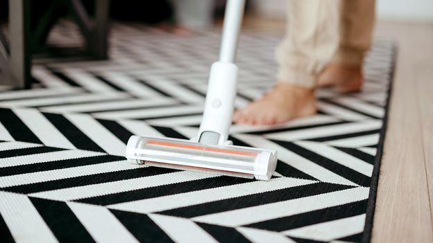 집 안 공기가 미세플라스틱의 온상이 된 이유와 현실적인 대응법