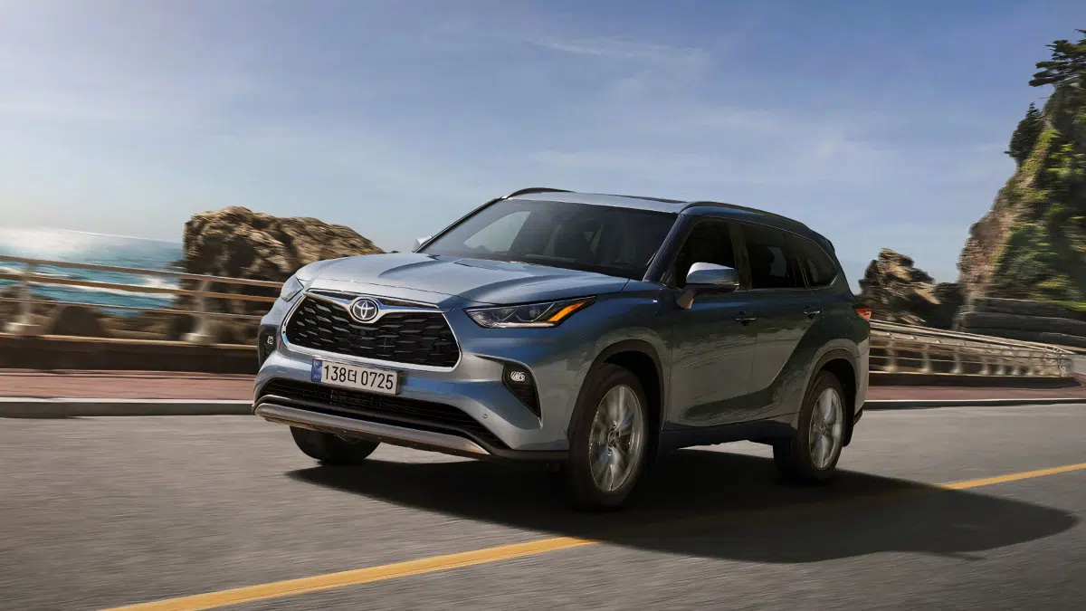 지리, 토요타를 넘다? AI 기반 하이브리드 기술이 바꾸는 글로벌 자동차 판도