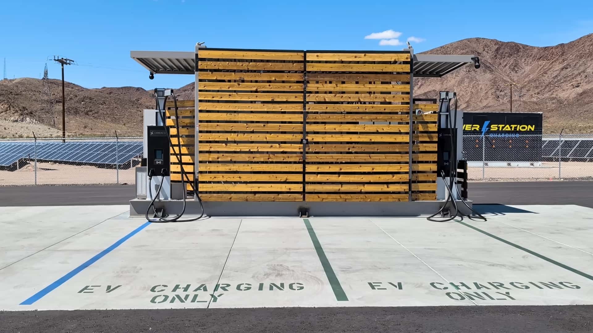 그리드 없이 태양만으로 달리는 전기차 충전소, 캘리포니아에서 현실이 되다
