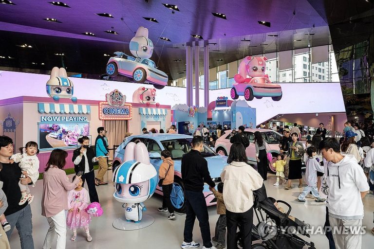 현대차, '캐치! 티니핑'과 손잡고 미래 세대를 위한 모빌리티 체험을 열다