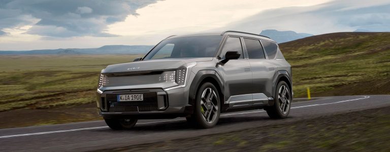 전기차의 불안정성을 해결할 '하이브리드 변환 키트'와 급락한 EV9의 시장 신호