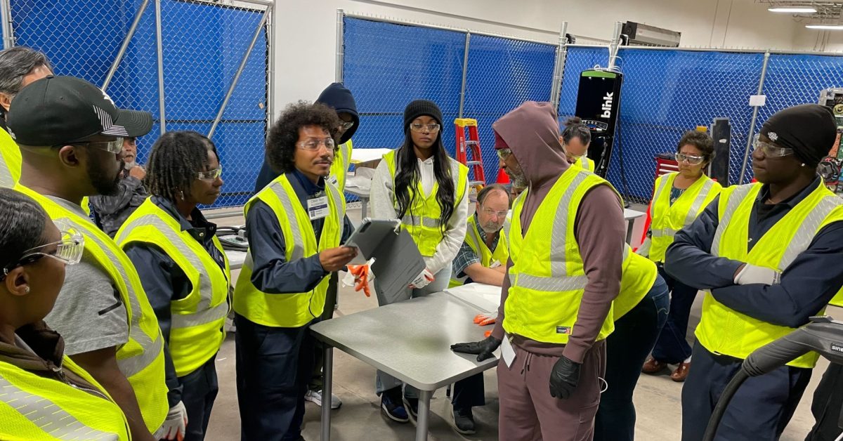 충전소 붕괴를 막는 두 가지 열쇠: 뉴욕의 인력 투자와 ABB의 유연한 전력 분배