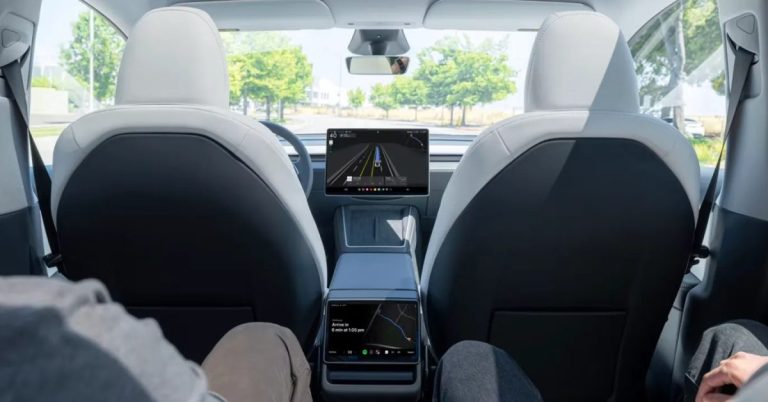 테슬라 로보택시, 1 년 만에 첫걸음을 떼다: 무인화 시대의 진짜 시작