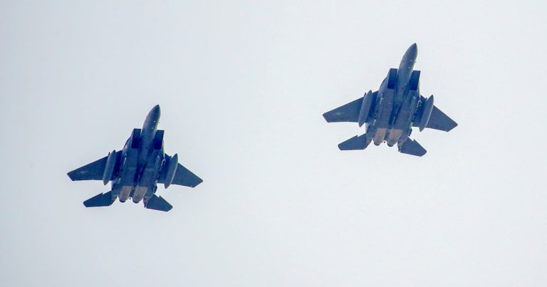 1000억 원짜리 인생샷, 공중에서 남긴 공군 조종사의 파란만장한 사연