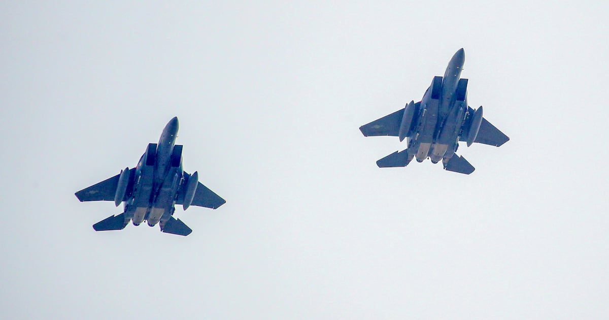 1000억 원짜리 인생샷, 공중에서 남긴 공군 조종사의 파란만장한 사연