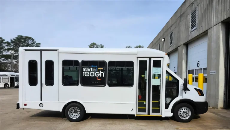 폴리스 트럭 시장의 틈새를 파고든 램의 전략적 도전