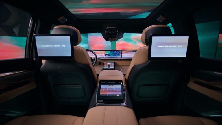 캐딜락 에스컬레이드 IQL, 국내 전기 SUV 시장의 판도를 바꾼 5.8m 대형 플래그십의 등장