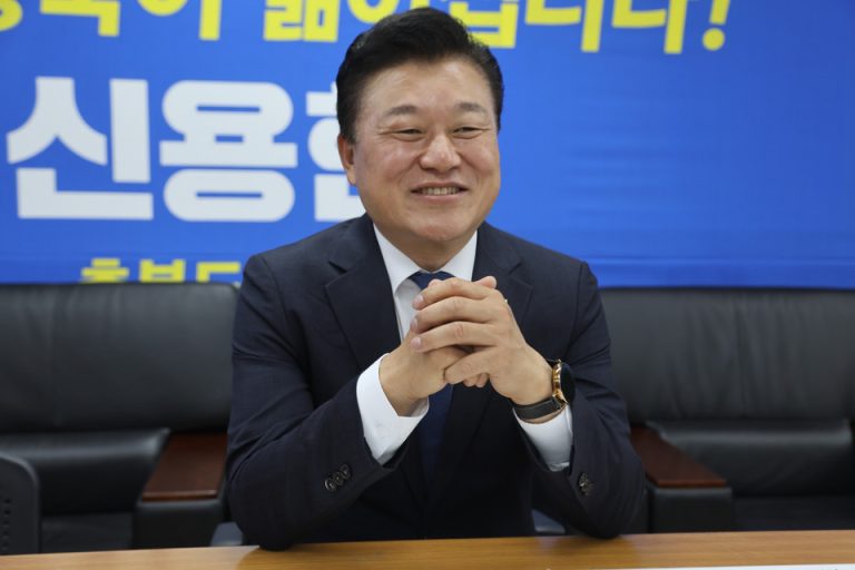 충북 선거판의 변수, 신용한이 김영환을 앞선 이유와 주목할 포인트