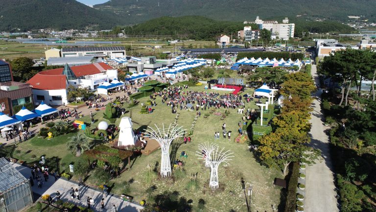 2026 거제 섬꽃축제, 20 주년을 맞아 시민 참여형 프로그램이 대폭 강화된다