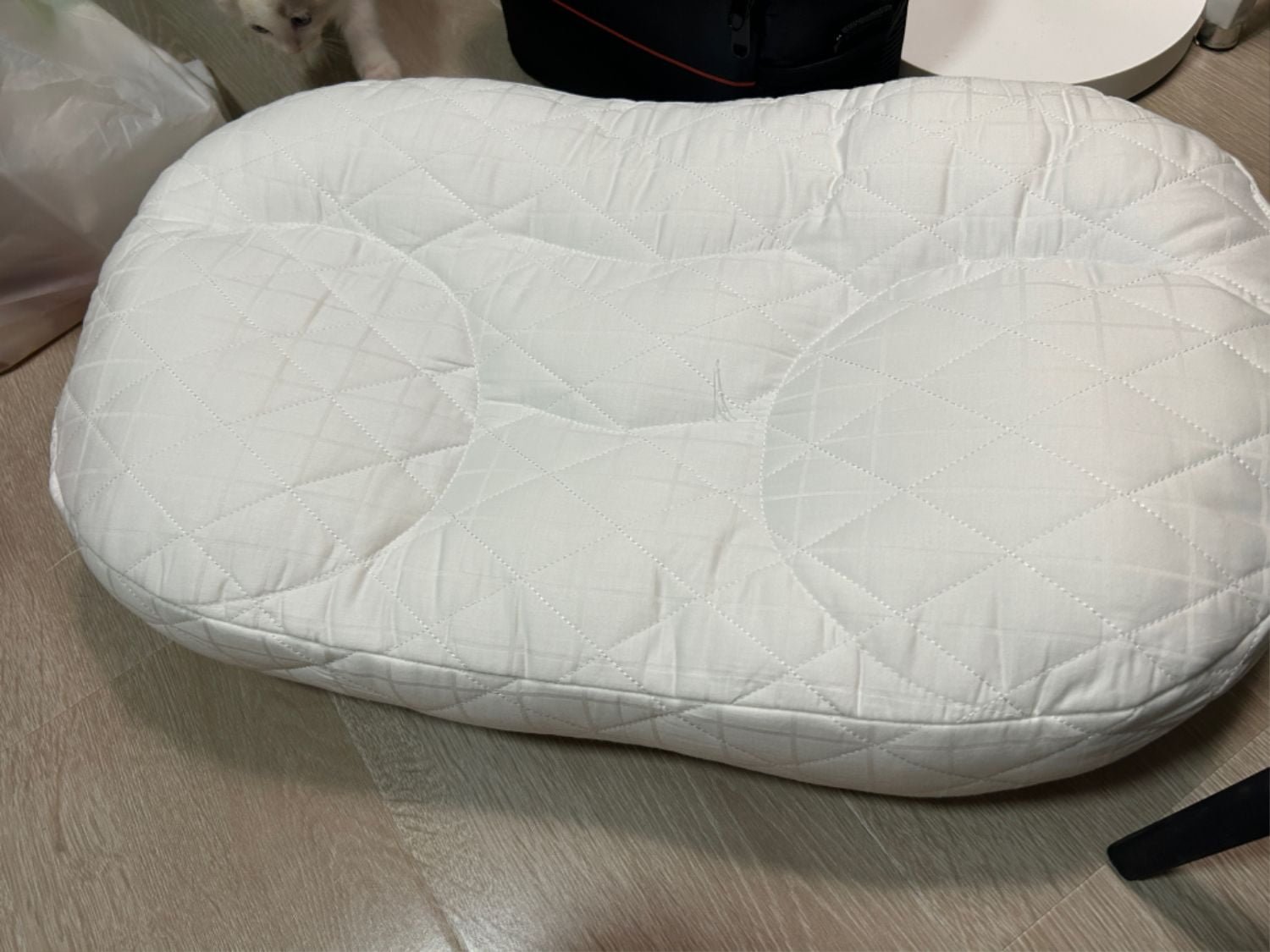 목 뻐근함 해결사, 1만 원대 천연 양모 경추 베개가 뜨는 이유