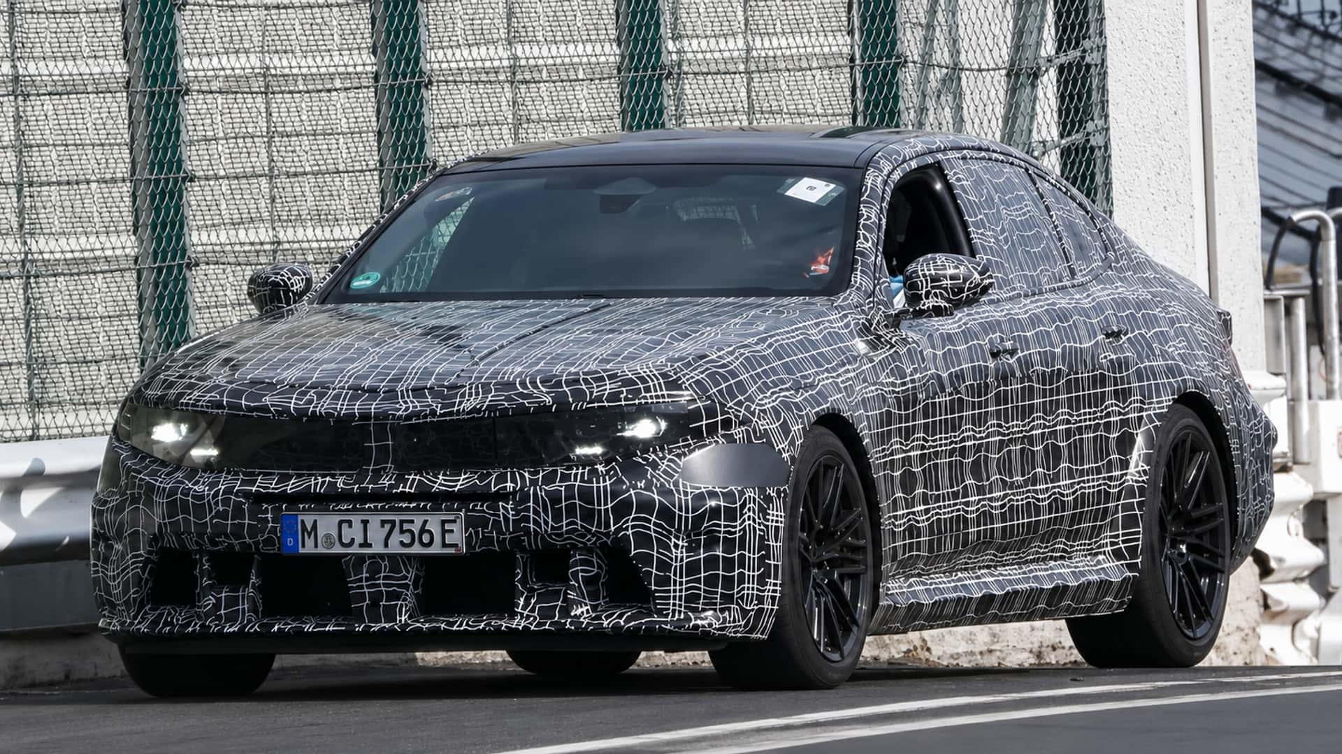 내연기관의 마지막 숨과 전기의 시작: 2027년 BMW M5와 M3의 운명적 교차점