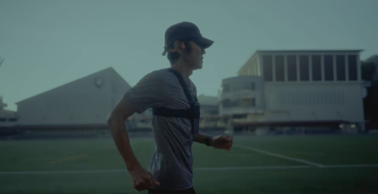 시각장애인의 독립적 주파를 가능케 한 구글 딥마인드의 '러닝 가이드 에이전트'