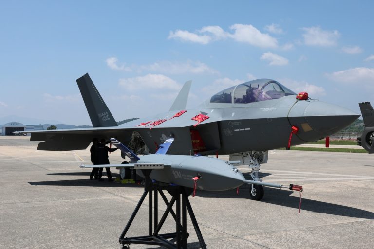 잠재 수출 200 대를 넘보는 KF-21, 한국 항공산업의 새로운 판을 엽니다