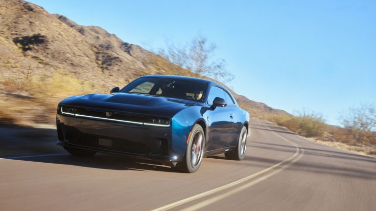 도지 차저 EV, 1 년 만에 5 천만 원 가치 하락: 근육차와 전기차의 충돌이 만든 시장 경고