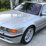 1200만 원대 2000년식 BMW 740i, 왜 다시 주목받는가