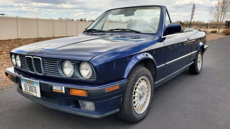 8,950 달러의 1992 년 BMW 318i 컨버터블, E30 의 유산이 가격을 결정하는가