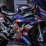 BMW M 1000 RR, 토요타 스푸라와 가격 경쟁력을 맞대다