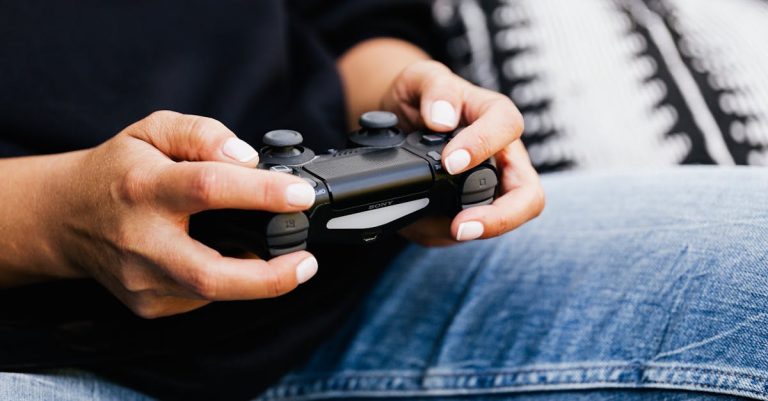 PC 게이밍의 숨겨진 단점, 라즈베리 파이로 해결하다: 듀얼센스 무선 기능의 부활