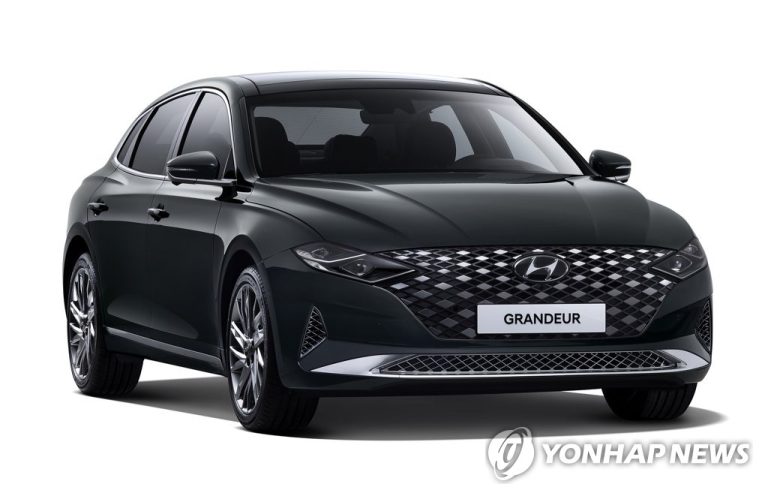 내연기관 세단의 부활? 현대차 더 뉴 그랜저, 출시 첫날 1만 대 계약이 말해주는 시장 신호