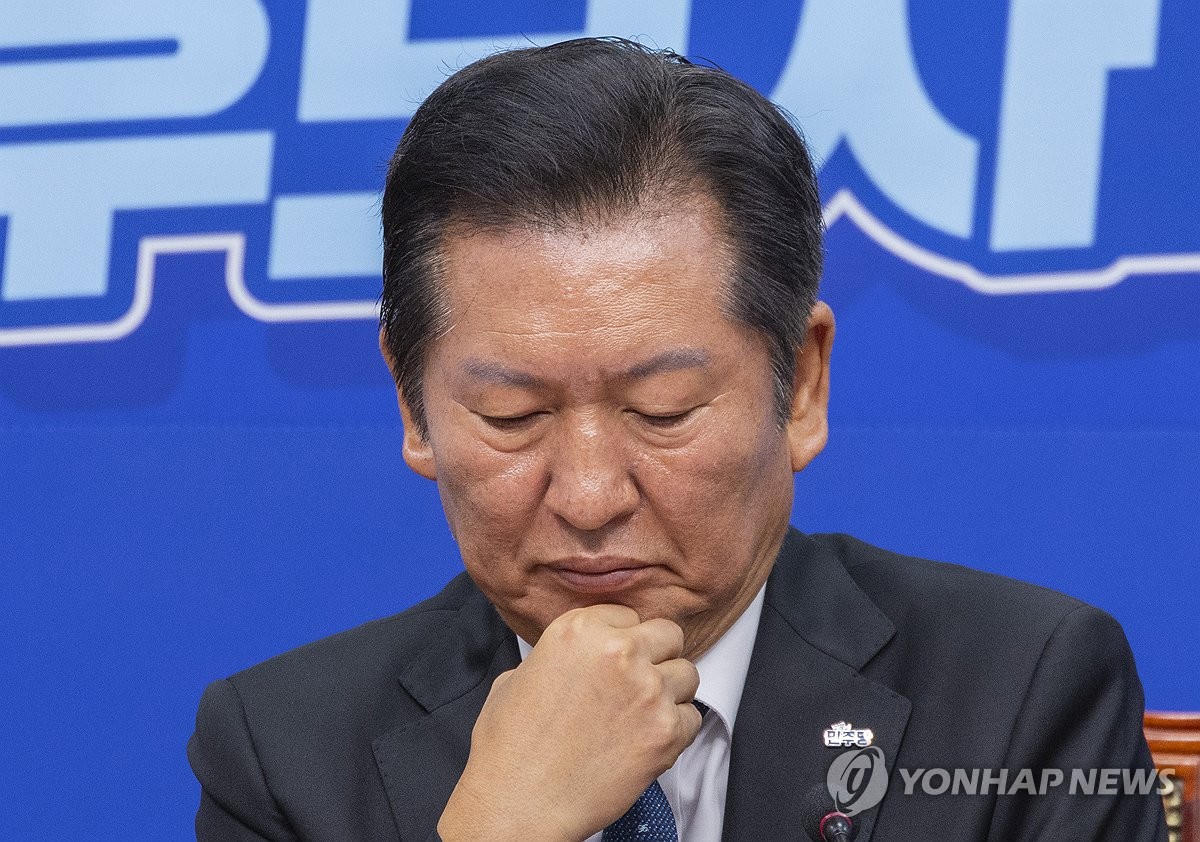 조국 복귀와 민주당 지지율 하락, 지지층의 복잡한 심리와 정치적 재편의 신호
