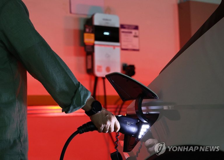 고가의 가정용 충전기, 전기차 구매의 필수 조건은 아니다