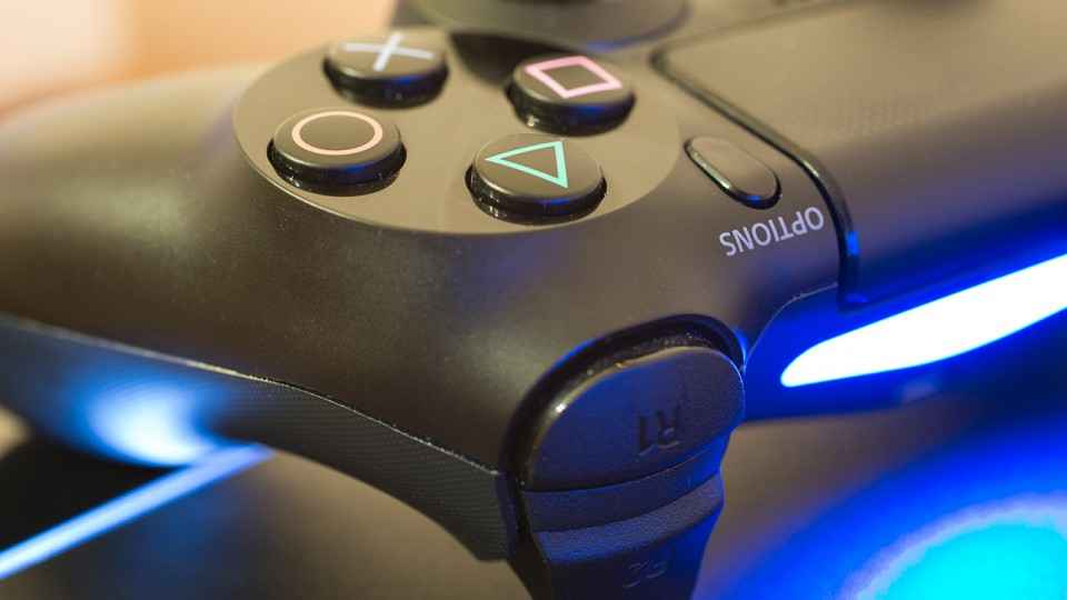 PS5 듀얼센스로 스팀 게임을 즐기는데 엑스박스 버튼 표시가 뜬다면?